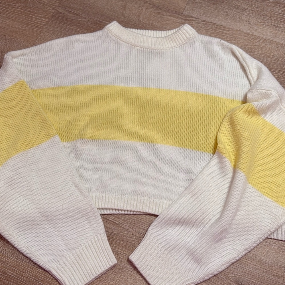 crop yellow and white stripe sweater 💛 size large
